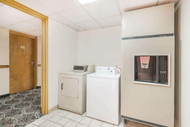 Holiday Inn Express & Suites - Milan - Sandusky Area By Ihg Esterno foto