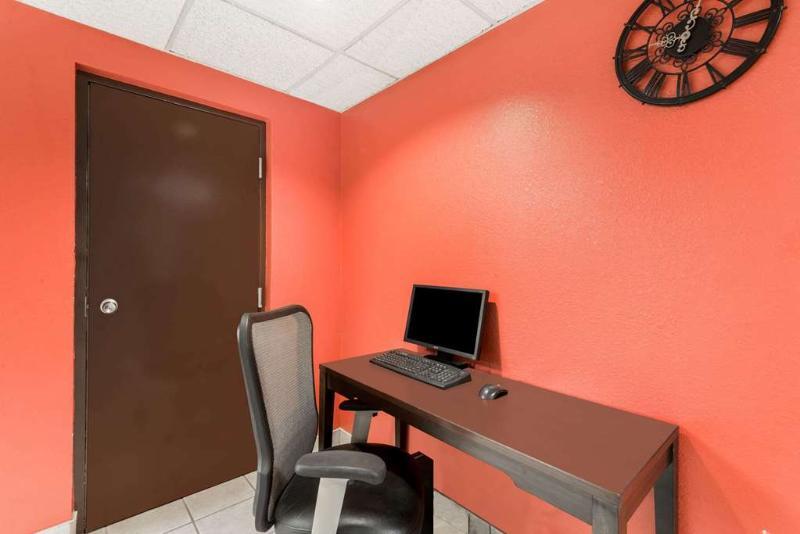 Holiday Inn Express & Suites - Milan - Sandusky Area By Ihg Esterno foto