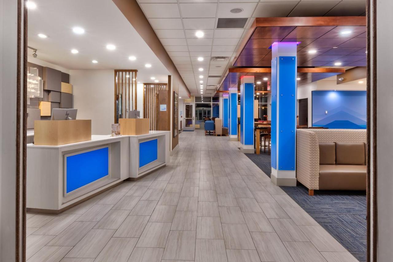 Holiday Inn Express & Suites - Milan - Sandusky Area By Ihg Esterno foto