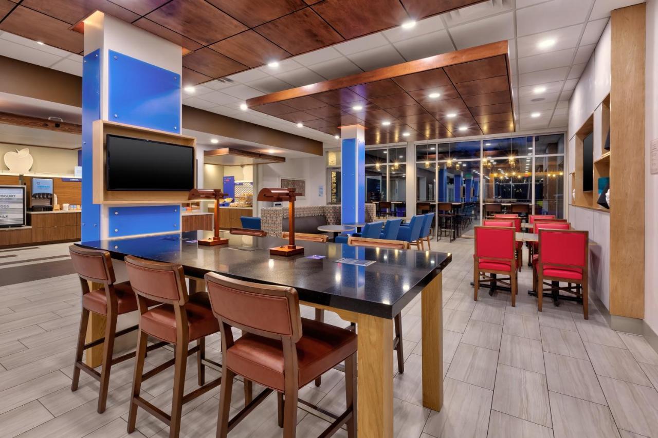 Holiday Inn Express & Suites - Milan - Sandusky Area By Ihg Esterno foto