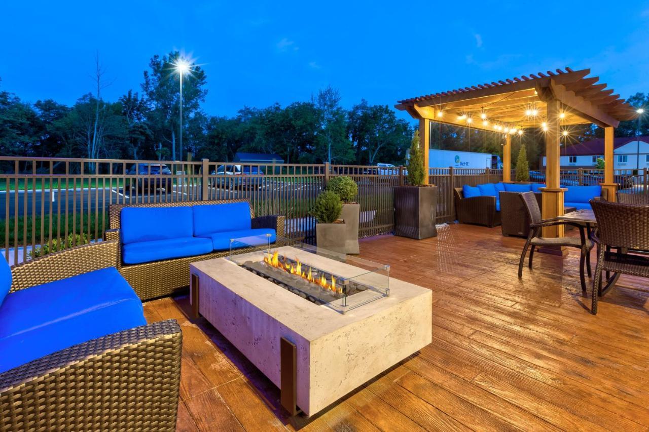 Holiday Inn Express & Suites - Milan - Sandusky Area By Ihg Esterno foto