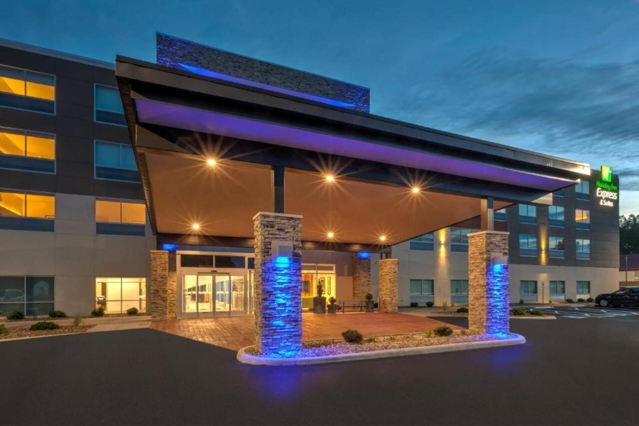 Holiday Inn Express & Suites - Milan - Sandusky Area By Ihg Esterno foto